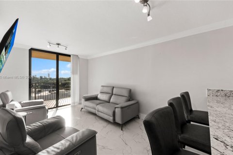 Condominio en venta en Miami, Florida, 2 dormitorios, 81.1 m2 № 1950114 - foto 12