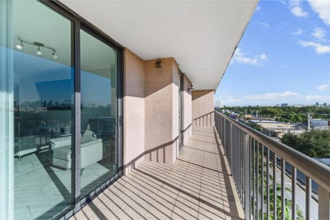 Condominio en venta en Miami, Florida, 2 dormitorios, 81.1 m2 № 1950114 - foto 24