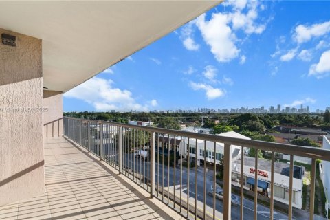 Condominio en venta en Miami, Florida, 2 dormitorios, 81.1 m2 № 1950114 - foto 21