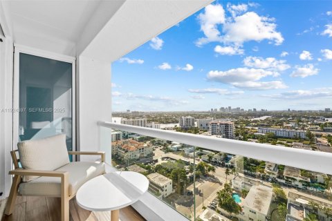 Condominio en venta en Fort Lauderdale, Florida, 41.34 m2 № 1988214 - foto 1