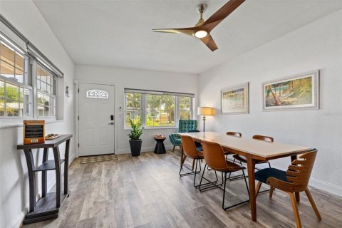 House in Orlando, Florida 2 bedrooms, 120.03 sq.m. № 1732197 - photo 7
