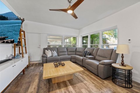 House in Orlando, Florida 2 bedrooms, 120.03 sq.m. № 1732197 - photo 13