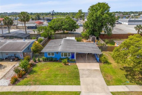 House in Orlando, Florida 2 bedrooms, 120.03 sq.m. № 1732197 - photo 26