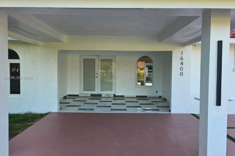 Villa ou maison à vendre à Miami, Floride: 5 chambres, 287.16 m2 № 2153318 - photo 7