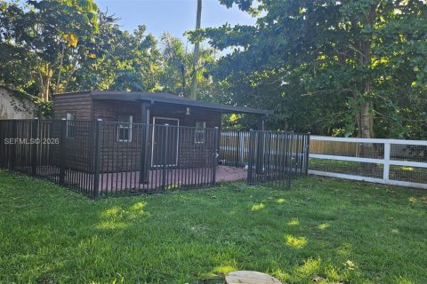 Villa ou maison à vendre à Miami, Floride: 5 chambres, 287.16 m2 № 2153318 - photo 2