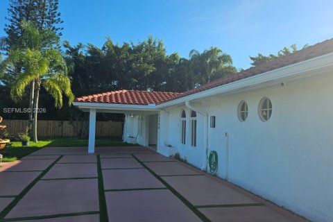 Villa ou maison à vendre à Miami, Floride: 5 chambres, 287.16 m2 № 2153318 - photo 4