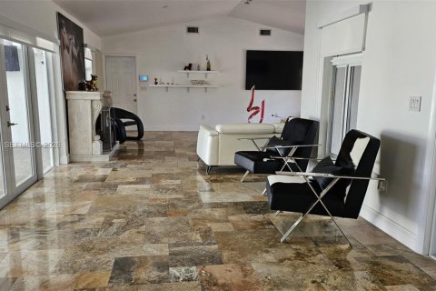 Villa ou maison à vendre à Miami, Floride: 5 chambres, 287.16 m2 № 2153318 - photo 14