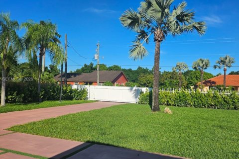 Villa ou maison à vendre à Miami, Floride: 5 chambres, 287.16 m2 № 2153318 - photo 10