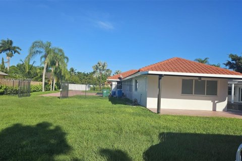 Villa ou maison à vendre à Miami, Floride: 5 chambres, 287.16 m2 № 2153318 - photo 6