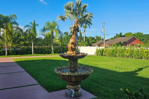 Villa ou maison à vendre à Miami, Floride: 5 chambres, 287.16 m2 № 2153318 - photo 5