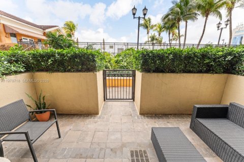 Купить кондоминиум в Майами, Флорида 2 спальни, 111.48м2, № 2045560 - фото 20