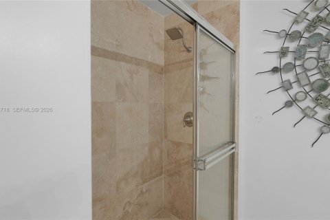 Купить кондоминиум в Майами, Флорида 2 спальни, 111.48м2, № 2045560 - фото 19