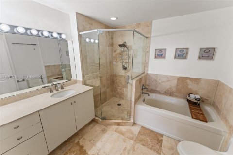Купить кондоминиум в Майами, Флорида 2 спальни, 111.48м2, № 2045560 - фото 14