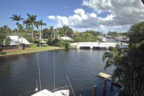 Condominio en venta en Fort Lauderdale, Florida, 2 dormitorios, 74.32 m2 № 1954043 - foto 1