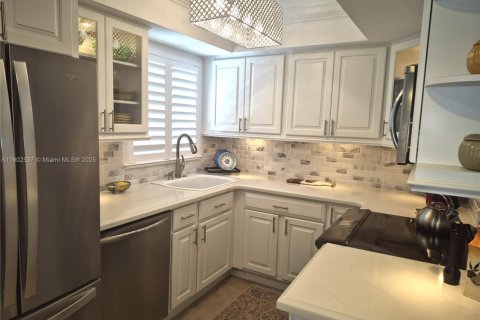 Condominio en venta en Fort Lauderdale, Florida, 2 dormitorios, 74.32 m2 № 1954043 - foto 9