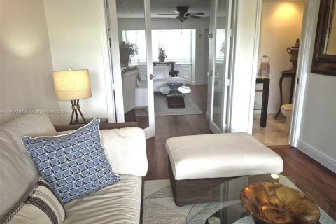 Condominio en venta en Fort Lauderdale, Florida, 2 dormitorios, 74.32 m2 № 1954043 - foto 17