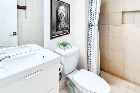 Купить кондоминиум в Майами, Флорида 2 спальни, 58.06м2, № 2153188 - фото 14