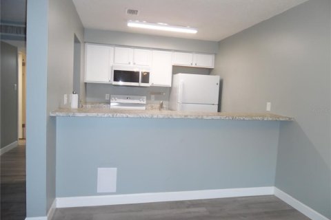 Condo in Leesburg, Florida, 2 bedrooms  № 1560572 - photo 6