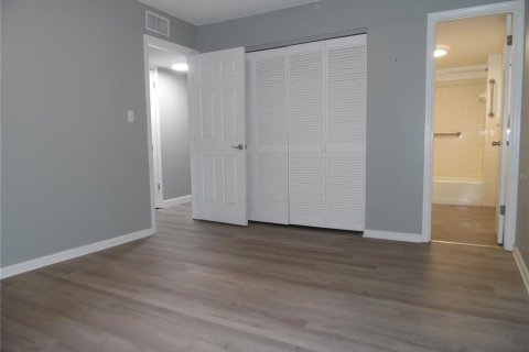 Condo in Leesburg, Florida, 2 bedrooms  № 1560572 - photo 14
