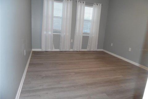 Condo in Leesburg, Florida, 2 bedrooms  № 1560572 - photo 13