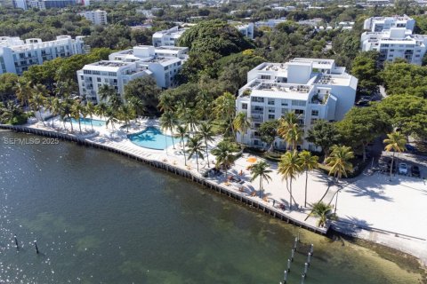 Снять в аренду кондоминиум в Майами, Флорида 1 спальня, 68.84м2, № 1987204 - фото 15