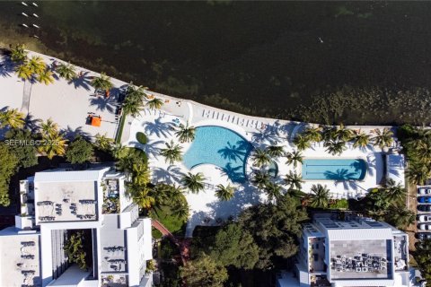 Снять в аренду кондоминиум в Майами, Флорида 1 спальня, 68.84м2, № 1987204 - фото 14