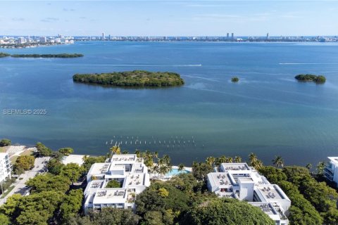 Снять в аренду кондоминиум в Майами, Флорида 1 спальня, 68.84м2, № 1987204 - фото 10