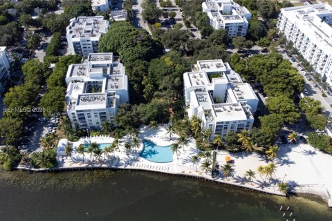 Снять в аренду кондоминиум в Майами, Флорида 1 спальня, 68.84м2, № 1987204 - фото 12