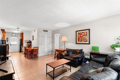 Copropriété à vendre à Tampa, Floride: 2 chambres, 79.71 m2 № 1898853 - photo 6