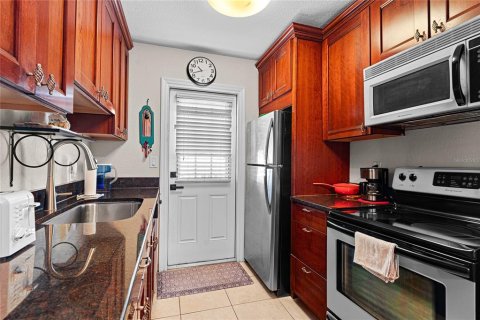 Copropriété à vendre à Tampa, Floride: 2 chambres, 79.71 m2 № 1898853 - photo 12