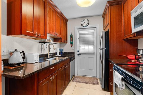 Copropriété à vendre à Tampa, Floride: 2 chambres, 79.71 m2 № 1898853 - photo 11