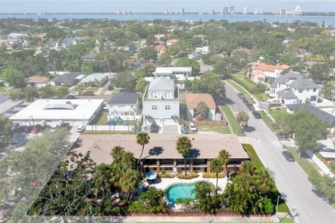 Copropriété à vendre à Tampa, Floride: 2 chambres, 79.71 m2 № 1898853 - photo 2