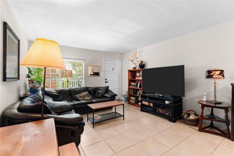 Copropriété à vendre à Tampa, Floride: 2 chambres, 79.71 m2 № 1898853 - photo 8