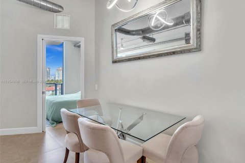Condo in Aventura, Florida, 1 bedroom  № 2010328 - photo 11