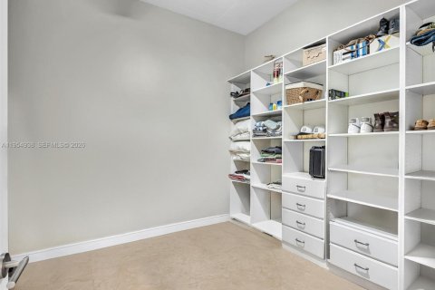 Condo in Aventura, Florida, 1 bedroom  № 2010328 - photo 21