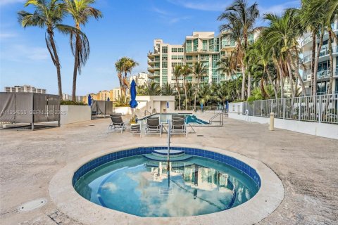 Condo in Aventura, Florida, 1 bedroom  № 2010328 - photo 25