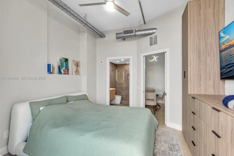 Condo in Aventura, Florida, 1 bedroom  № 2010328 - photo 15