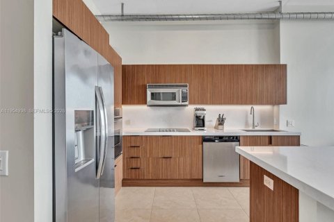 Condo in Aventura, Florida, 1 bedroom  № 2010328 - photo 3