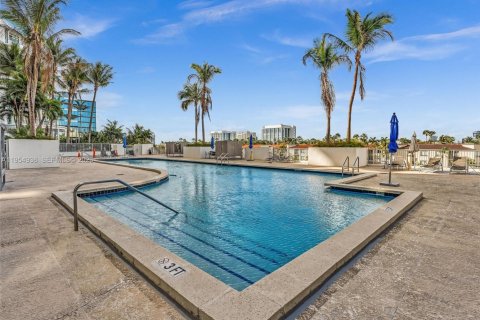 Condo in Aventura, Florida, 1 bedroom  № 2010328 - photo 30