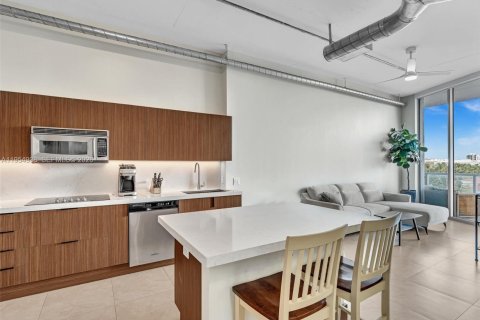 Condo in Aventura, Florida, 1 bedroom  № 2010328 - photo 8