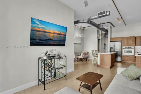 Condo in Aventura, Florida, 1 bedroom  № 2010328 - photo 14