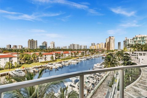 Condo in Aventura, Florida, 1 bedroom  № 2010328 - photo 26