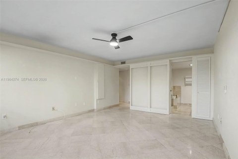 Condo in Miami, Florida, 2 bedrooms № 2081097 - photo 11