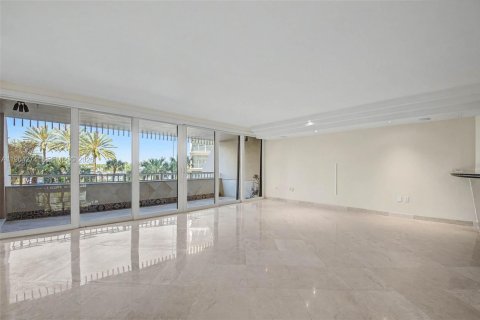 Condo in Miami, Florida, 2 bedrooms  № 2081097
