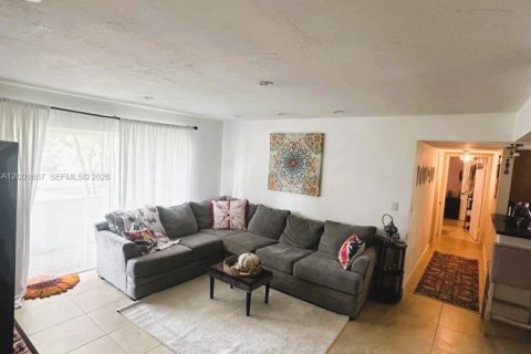 Condo in Miami, Florida, 3 bedrooms  № 2067558 - photo 5