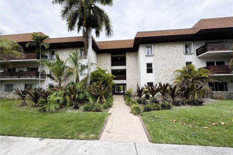 Condo in Miami, Florida, 3 bedrooms  № 2067558