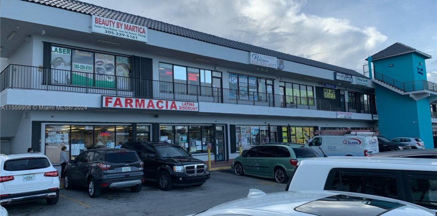 Bureau à Sweetwater, Floride № 1091732