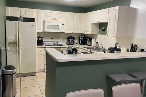 Adosado en alquiler en Hialeah, Florida, 3 dormitorios, 141.21 m2 № 2171128 - foto 8