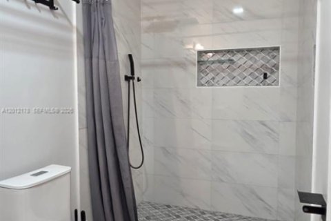 Adosado en alquiler en Hialeah, Florida, 3 dormitorios, 141.21 m2 № 2171128 - foto 11