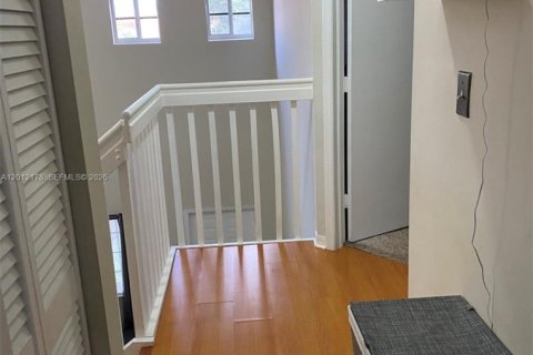 Adosado en alquiler en Hialeah, Florida, 3 dormitorios, 141.21 m2 № 2171128 - foto 5